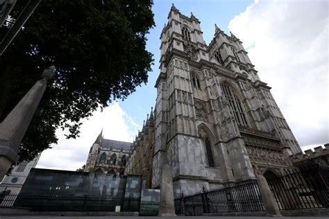 Barefoot tours of Westminster Abbey offered after coronation